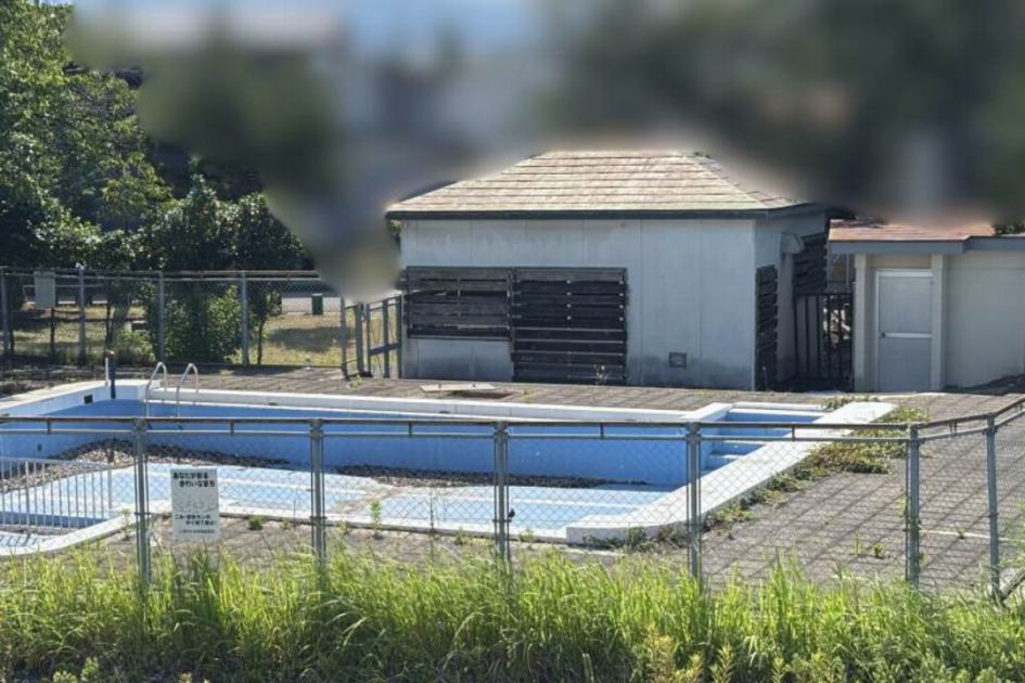 解体される柳善公園のこどもプール
